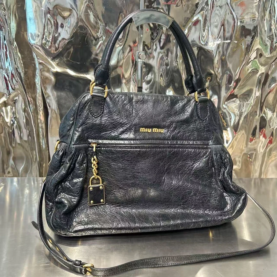 99新 MIU MIU/缪缪 缪缪 miumiu 黑色 翻盖 单肩斜挎包