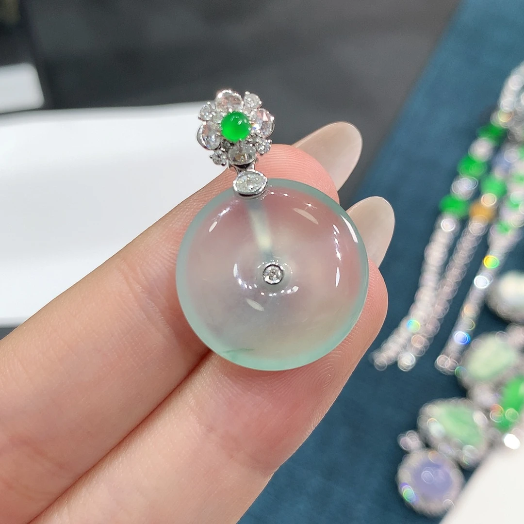 翡翠18K金镶嵌颈饰玻璃冰晴绿平安扣 48小时鉴赏期