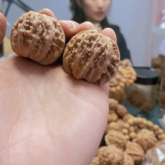 【闪购商品】把件文玩核桃37闷尖黄杆