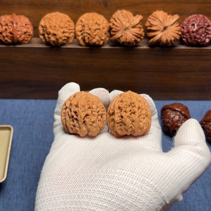 文玩核桃把件野牛