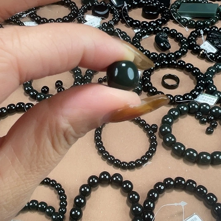 郊***怪和田玉未镶嵌手链