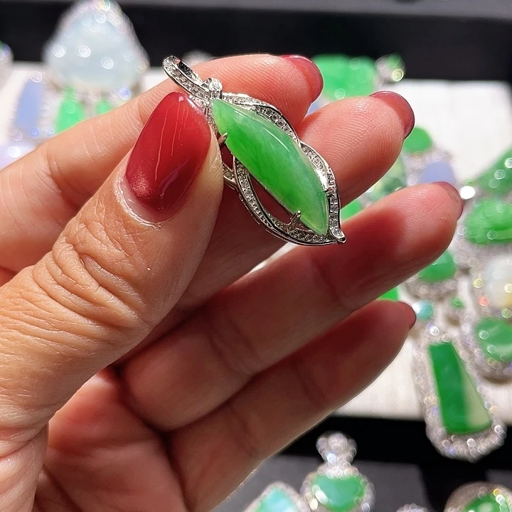 翡翠银S925镶嵌颈饰