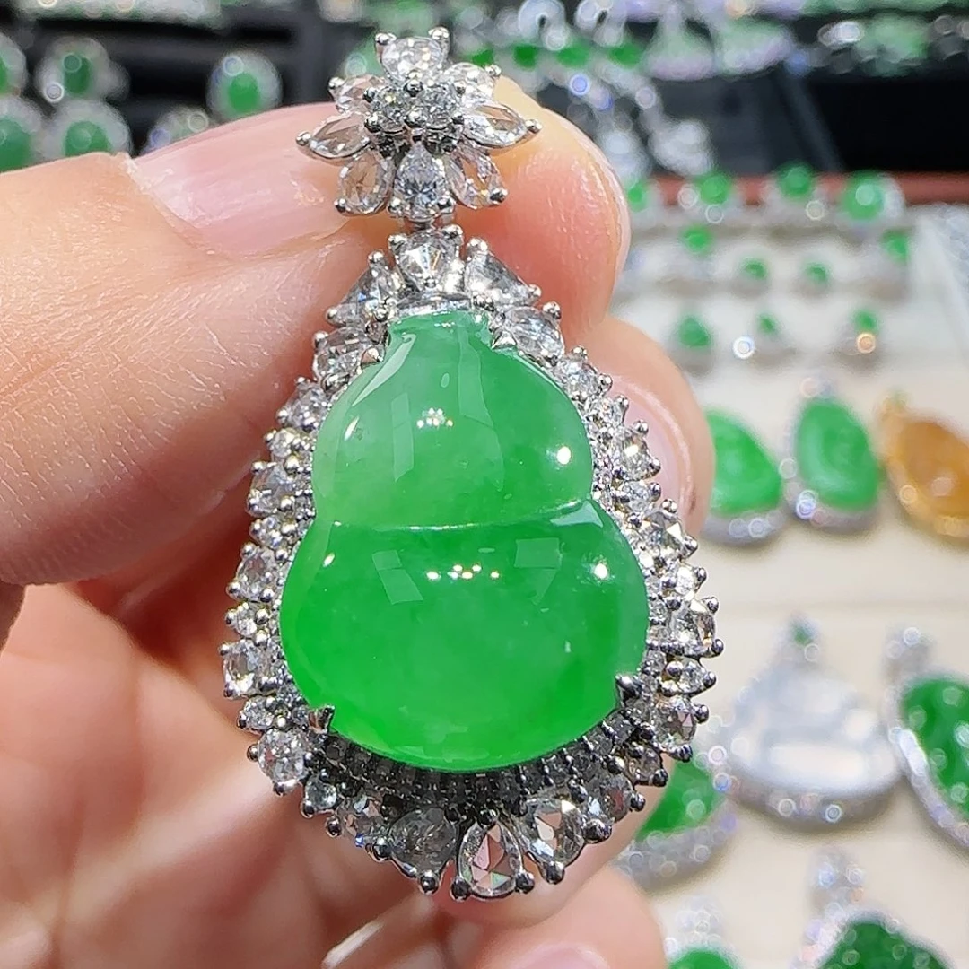 翡翠吊坠(不含链)18K金镶嵌