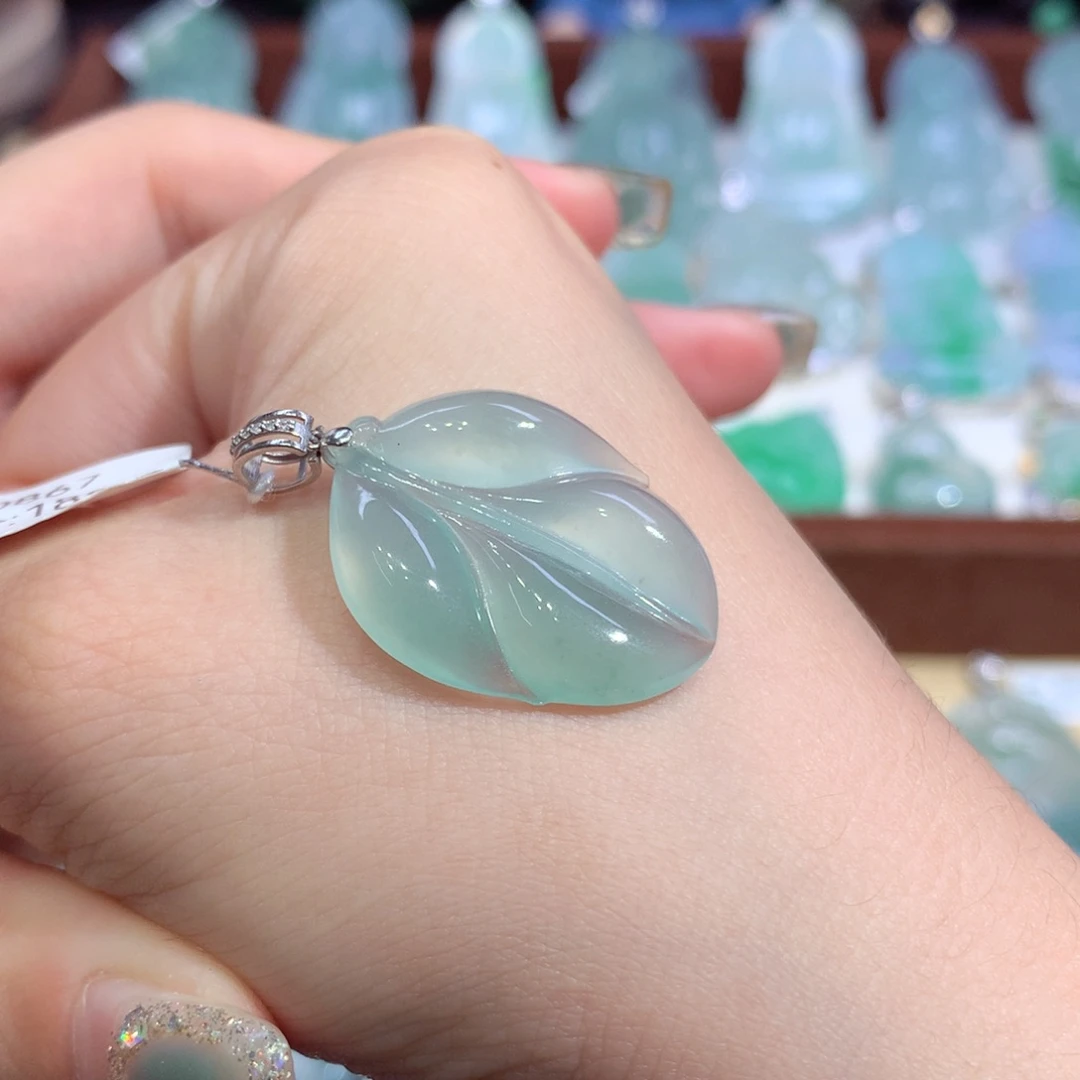 吊坠(不含链)18K金镶嵌翡翠天然缅甸A货翡翠揭阳工叶
