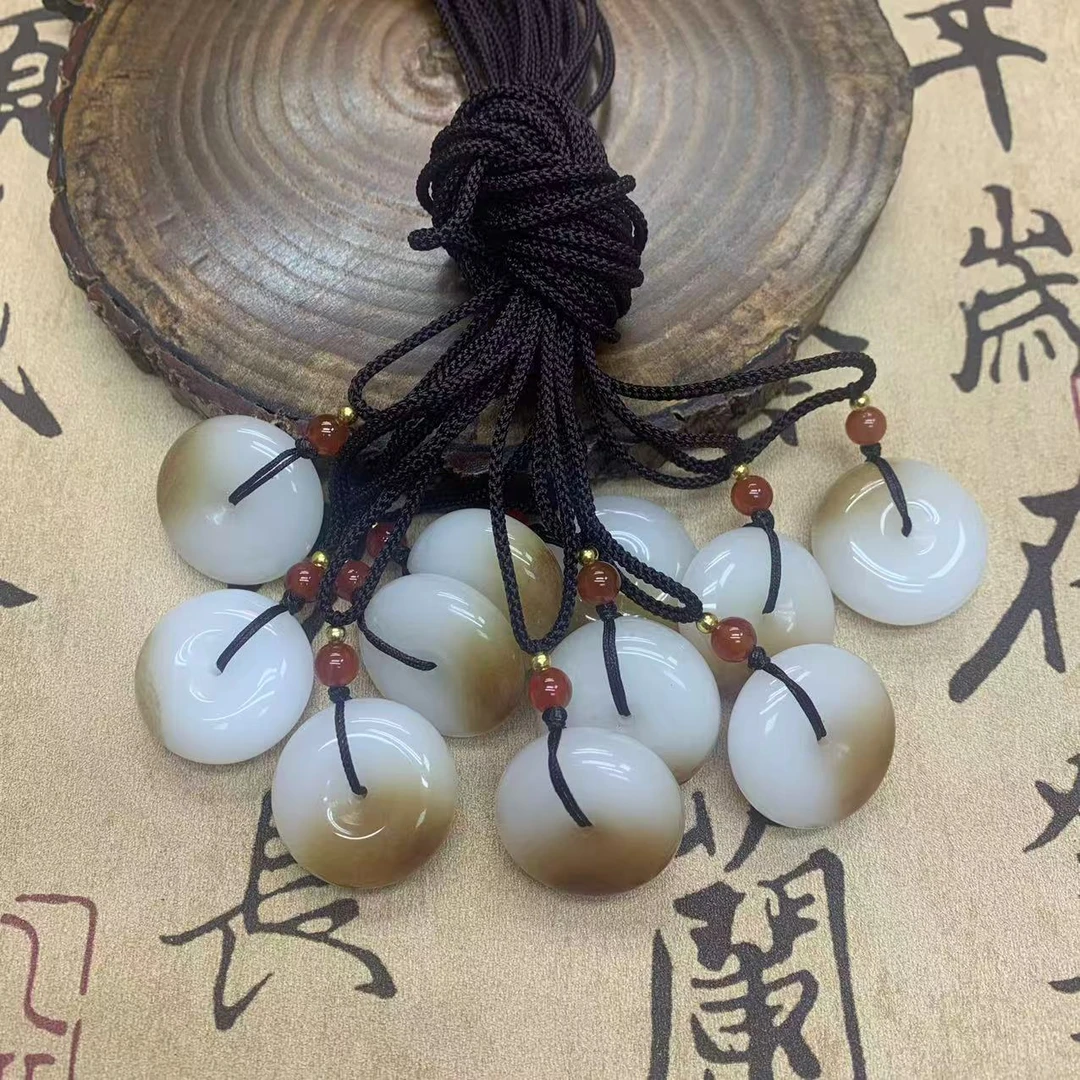 新疆金山糖平安扣-拍一发一-温润细腻
