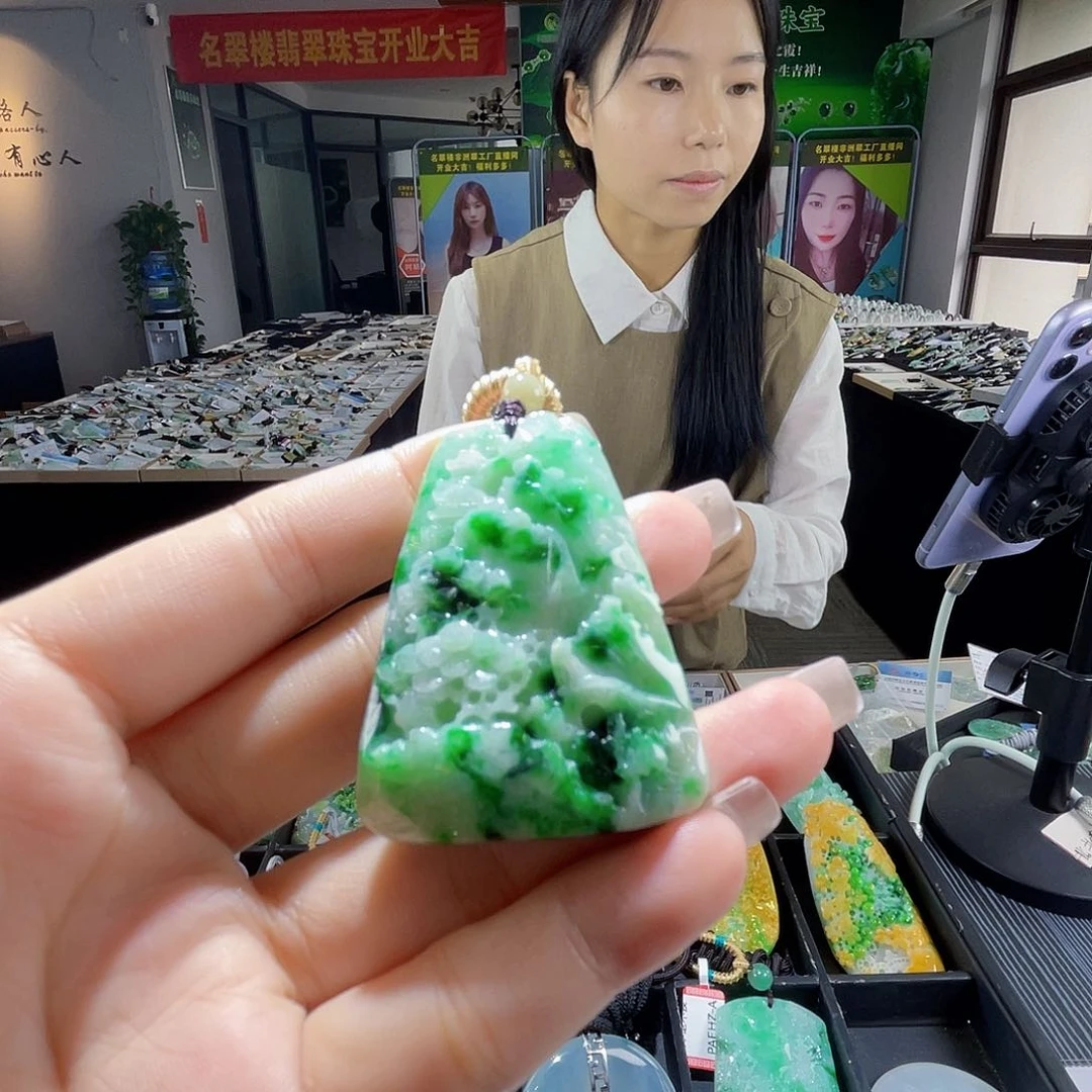 颈饰未镶嵌翡翠一