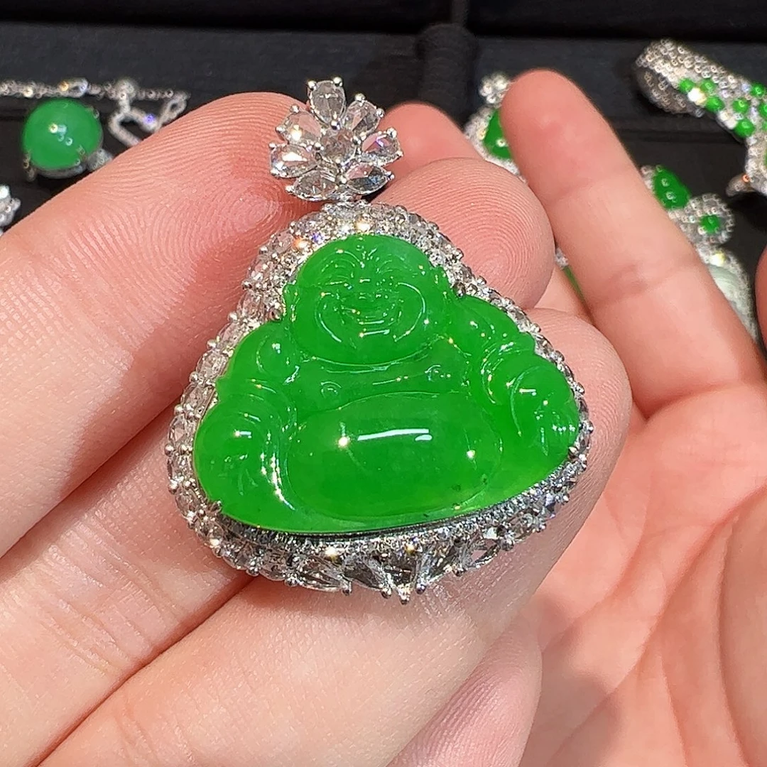 翡翠18K金镶嵌颈饰厚装佛公