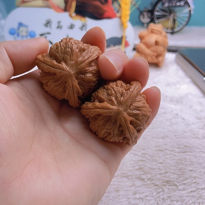 把件文玩核桃淡*三棱