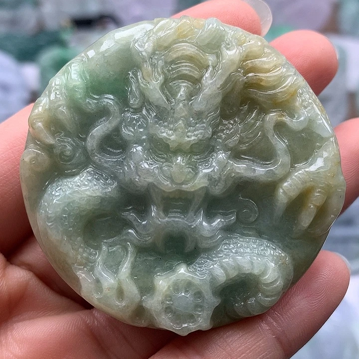 翡翠未镶嵌颈饰龙凤呈祥两面工艺福利