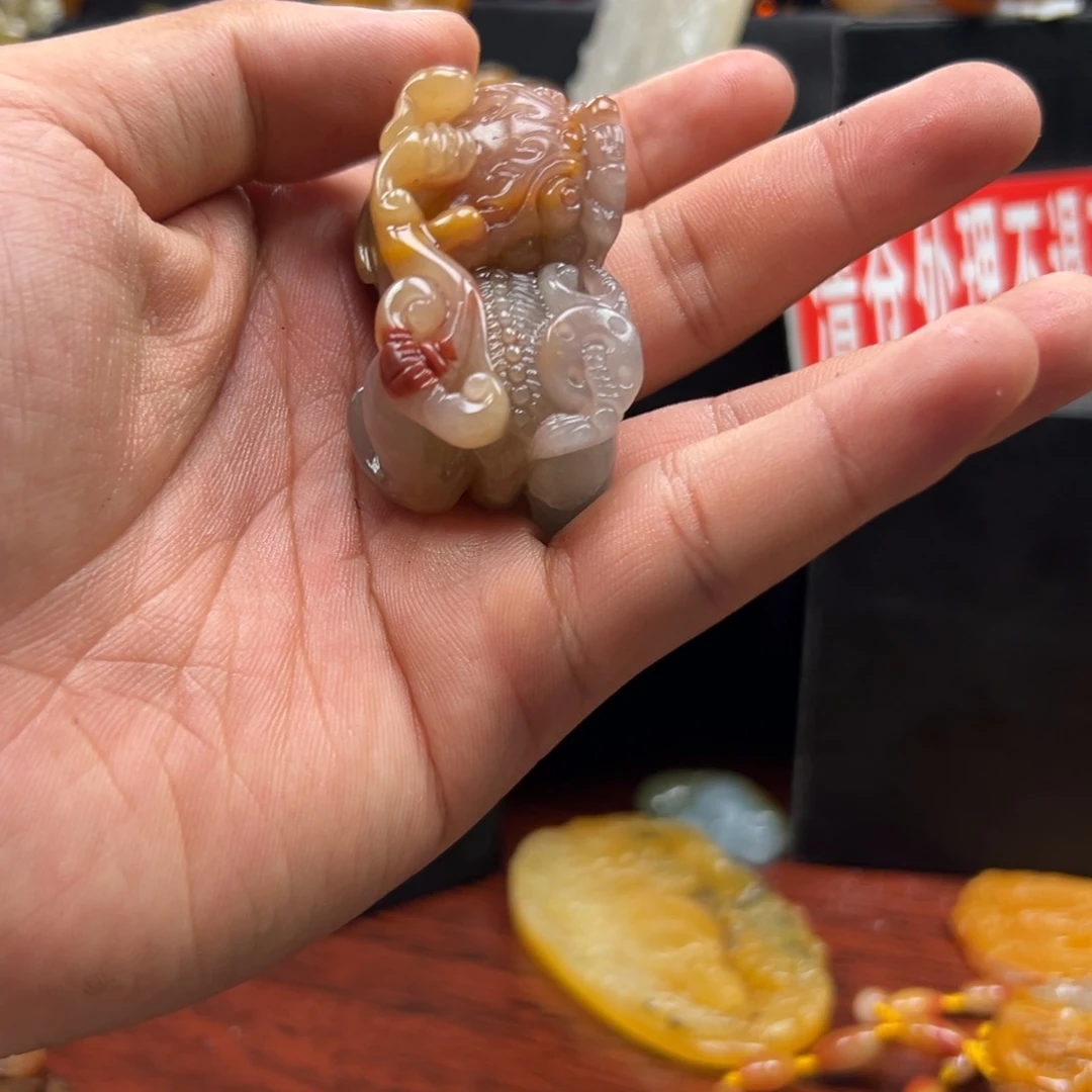 石英质玉（黄龙玉）未镶嵌多样性发货，发其一