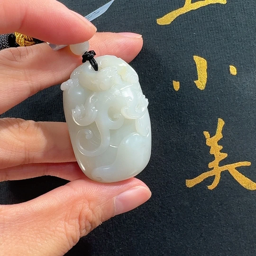 和田玉未镶嵌颈饰米达大师