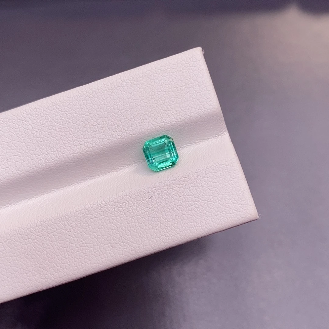 裸石祖母绿0.89克拉