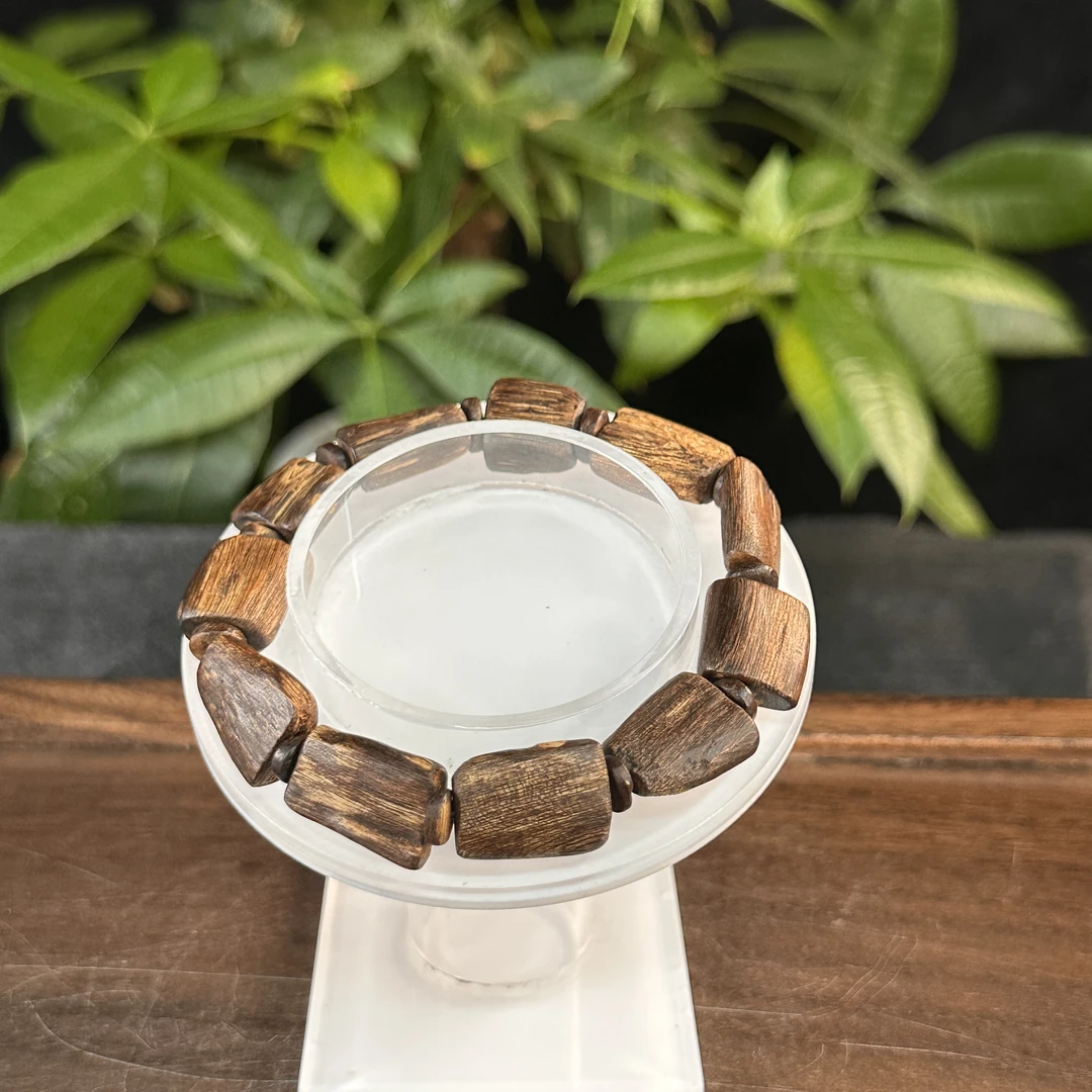 ZYCX-713 沉香达拉干沉水老料11.5g 约：11颗*17*13*5mm