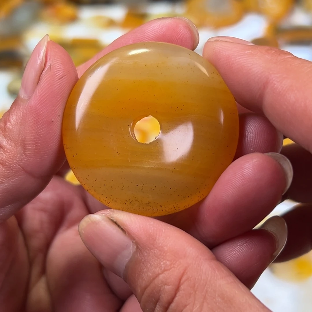合金石英质玉（黄龙玉）颈饰