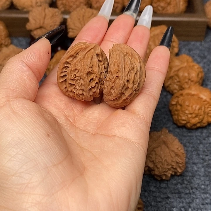 文玩核桃吊坠022小宫灯半壁