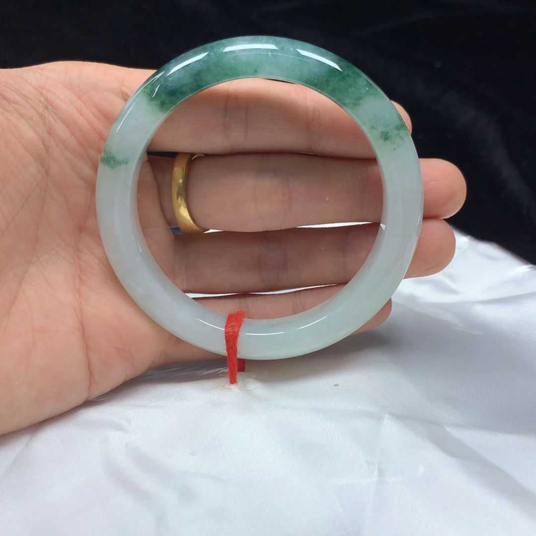 翡翠未镶嵌手镯（圆镯）55