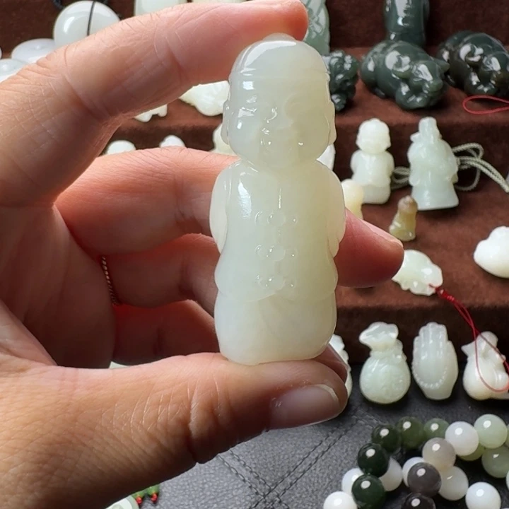 羽****未镶嵌和田玉挂件