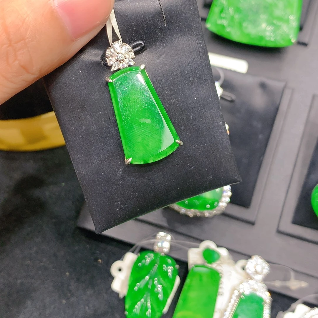 颈饰未镶嵌翡翠00003