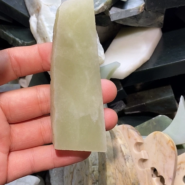 和田玉未镶嵌珠宝半成品