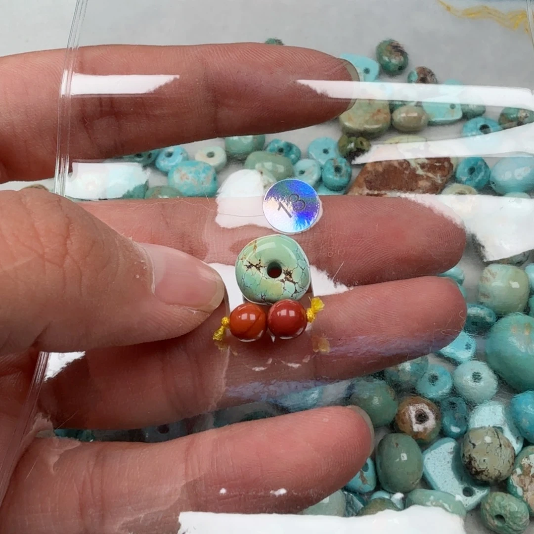 南红玛瑙未镶嵌珠宝奇石
