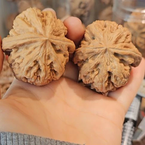 吊坠文玩核桃46粗筋