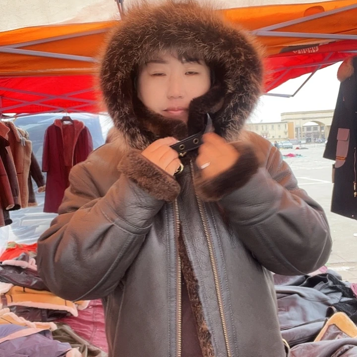 琪****格52码数皮毛一体男款穿