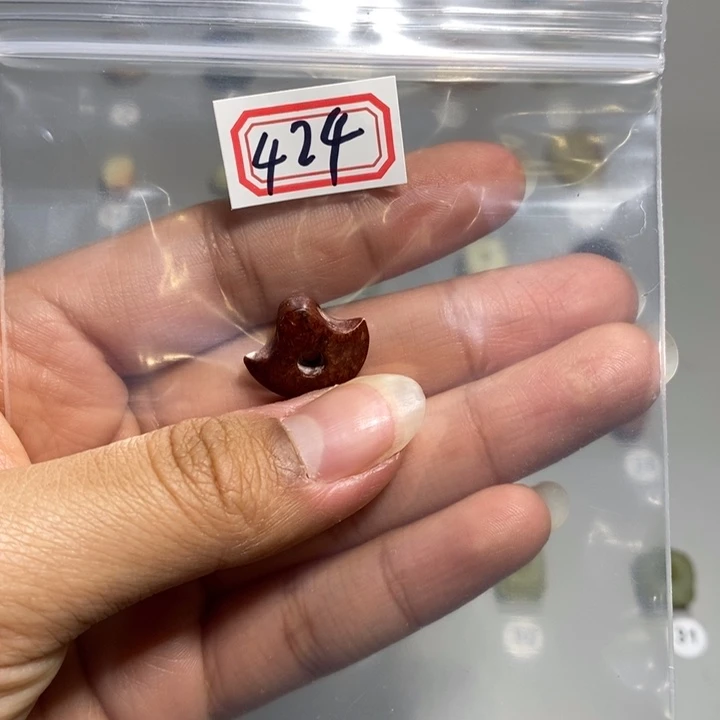 蛇纹石玉颈饰未镶嵌枳****.