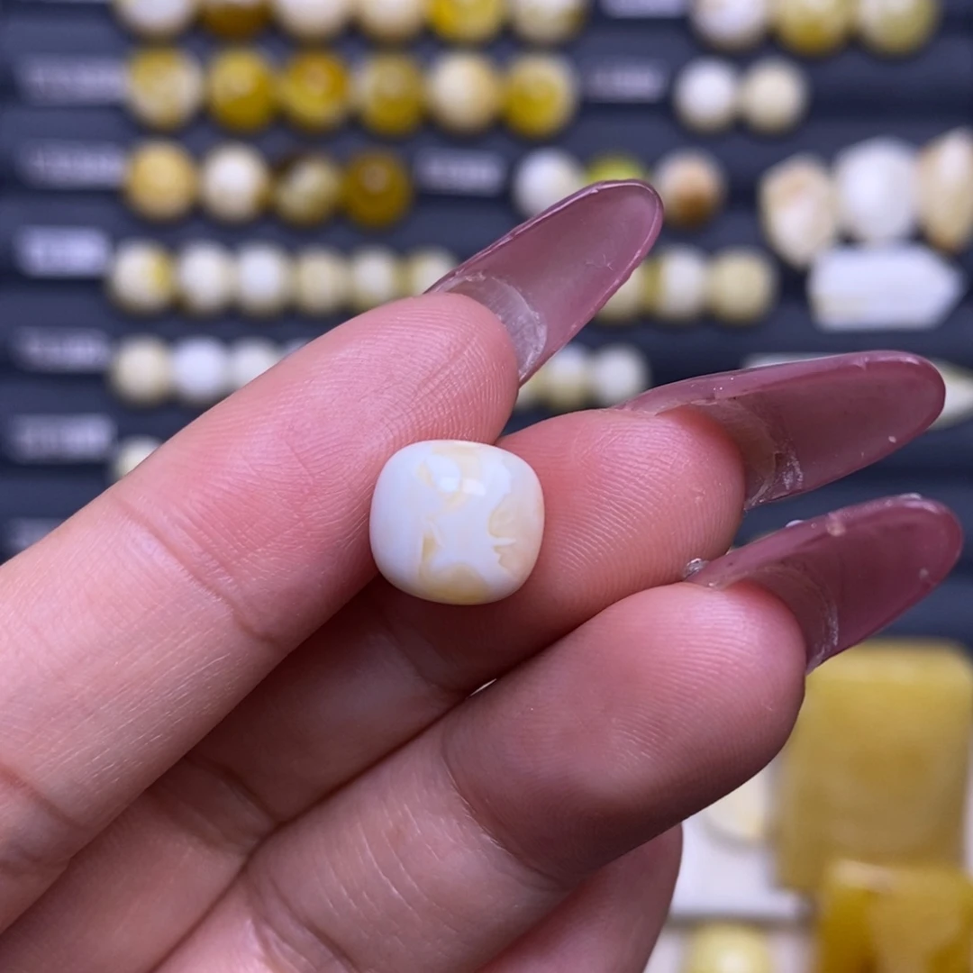 蜜蜡未镶嵌珠宝奇石瓷白妖花老型10.1*9.1mm