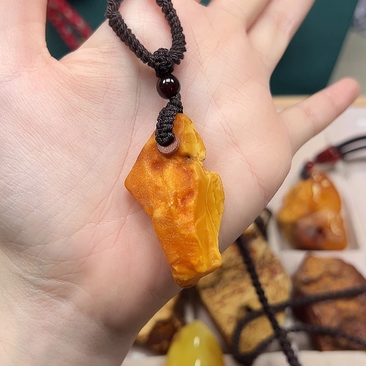 琥珀珠宝奇石未镶嵌