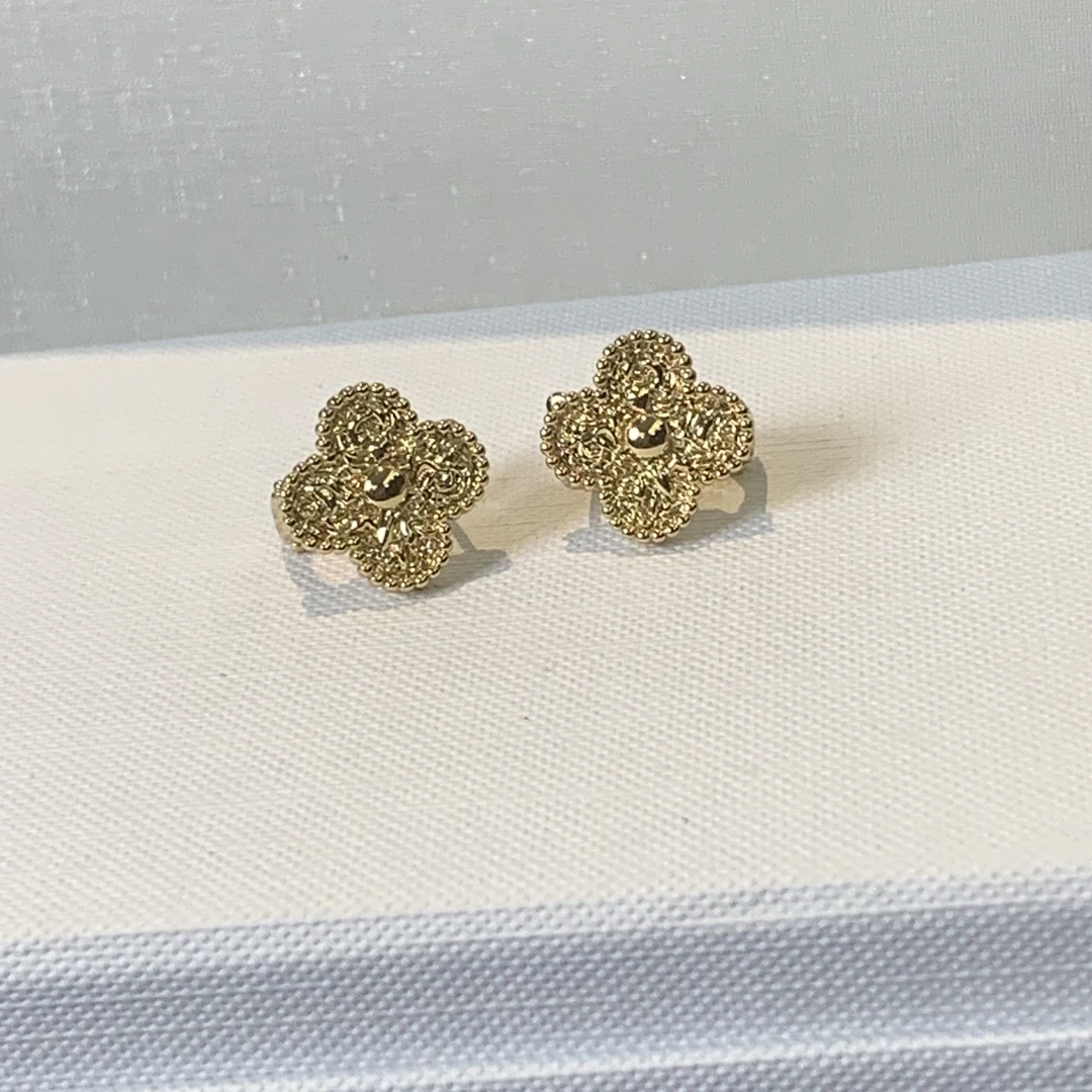 合金耳饰 金四叶草单花耳钉经典百搭时尚款式C55001