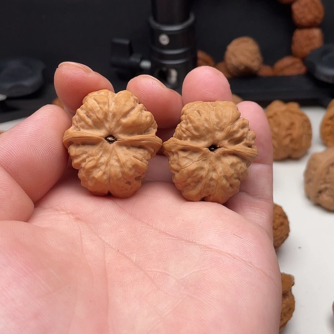 大***牛文玩核桃吊坠蛤蟆头核桃 34