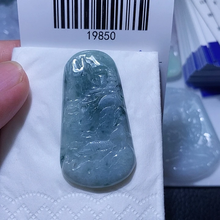 颈饰未镶嵌翡翠天光墟翡翠市场现金代购
