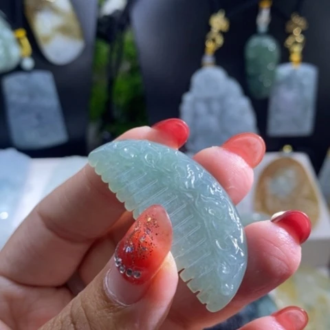 【闪购商品】颈饰未镶嵌翡翠梳子