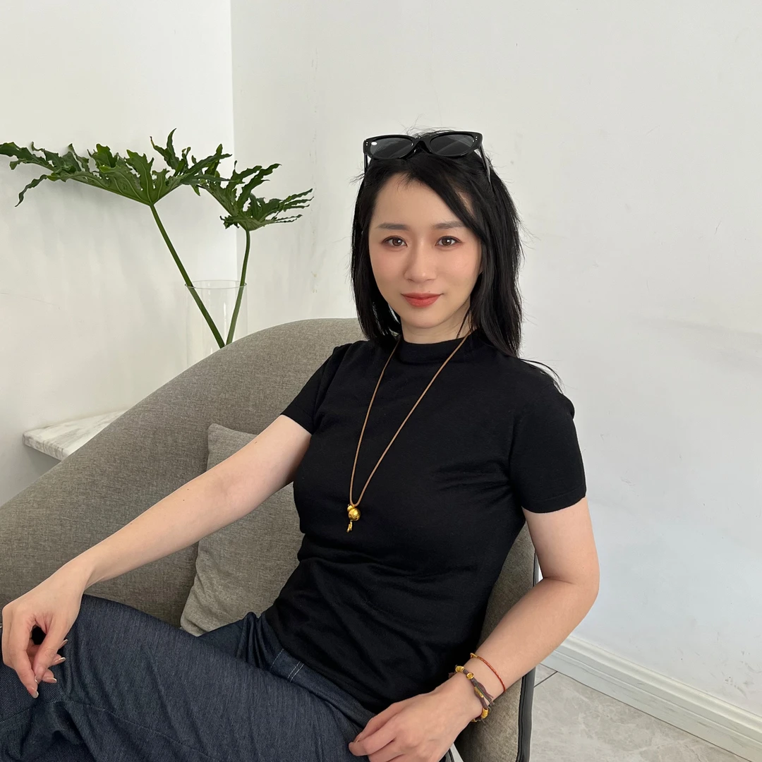 櫟丝御锦【半袖黑天鹅】柞蚕丝针织圆领经典黑色显瘦时尚 1609