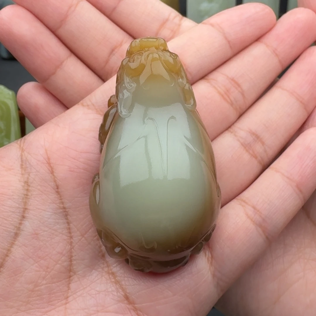 ヅ***式和田玉未镶嵌颈饰