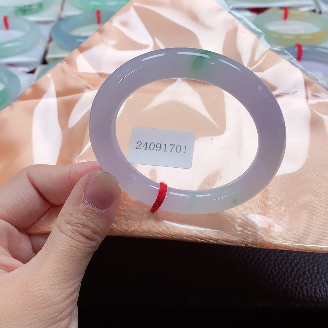 翡翠手镯（圆镯）未镶嵌