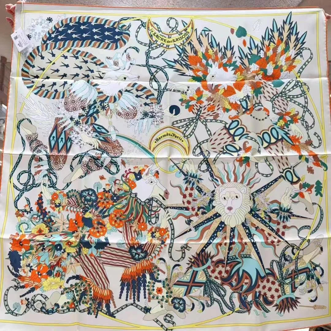 未使用 Hermes/爱马仕 “四季王冠加冕”丝巾尺寸： 90x90cm！