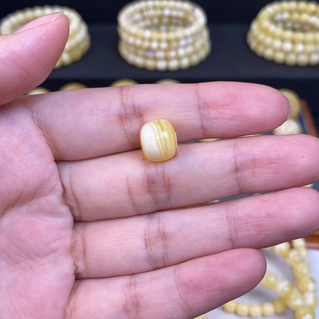 蜜蜡未镶嵌珠宝奇石11*9.5