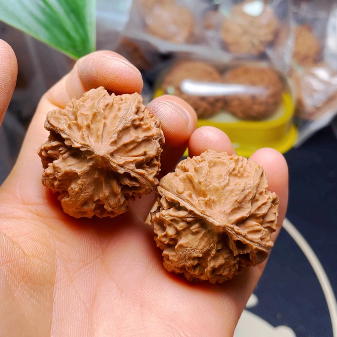 文玩核桃把件霸王花