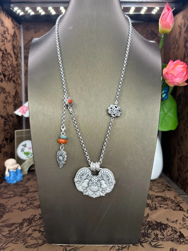 足银银制品 小郑家纯银手工錾刻龙凤锁吊坠