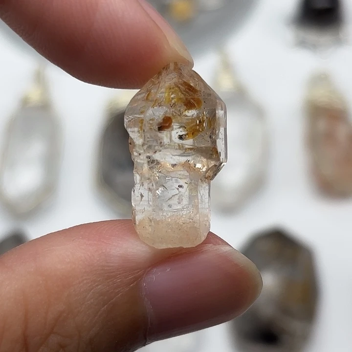 水晶颈饰未镶嵌巴基斯坦油胆闪灵钻22mm+
