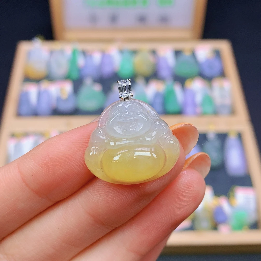 翡翠18K金镶嵌颈饰翡翠