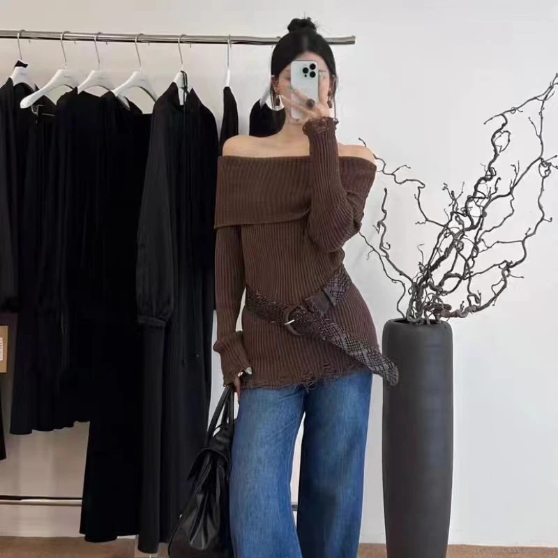 韩系一字领露肩毛边破洞坑条收腰时尚显瘦上衣长袖针织衫女打底