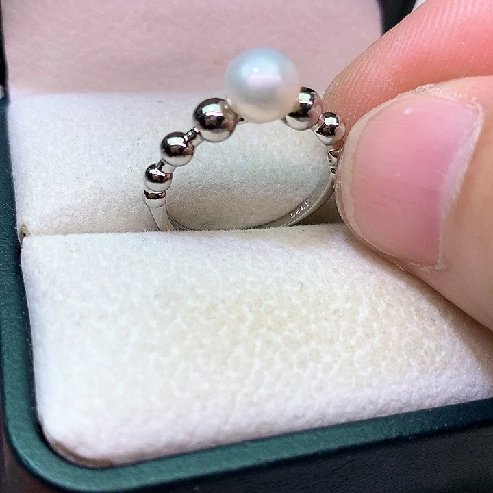 银S925镶嵌耳饰淡水珍珠