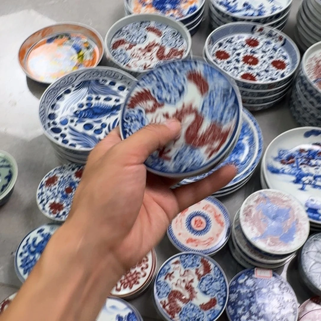 杯釉里红如意穿花龙盖置