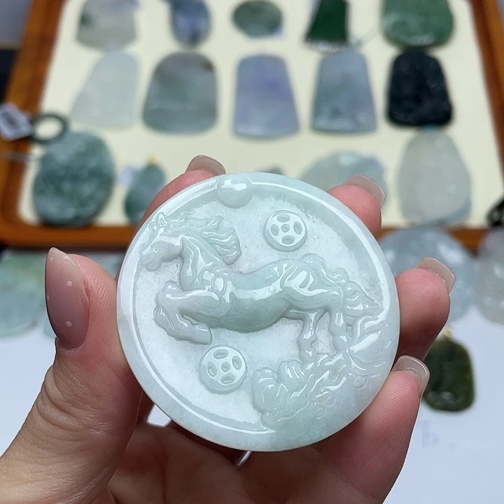 翡翠未镶嵌颈饰挂件马牌m