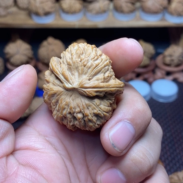 钱****文玩核桃把件文玩