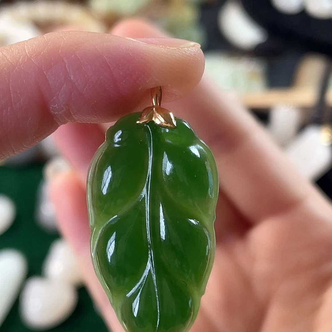 和田玉18K金镶嵌颈饰