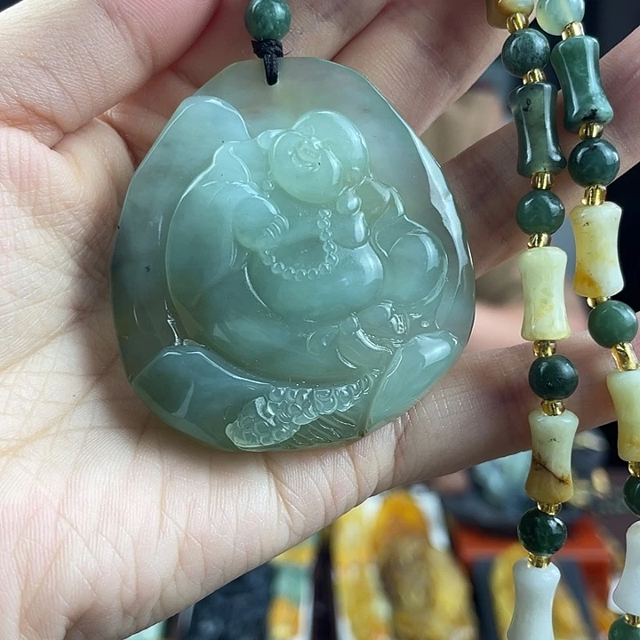 蛇纹石玉未镶嵌颈饰