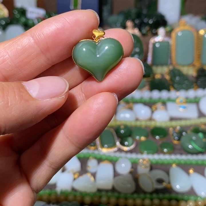 和田玉（碧玉）18K金镶嵌颈饰